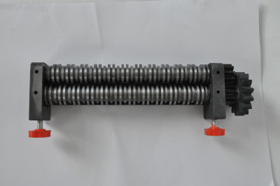 Нож для тестораскатки-лапшерезки XINXIN DZM-200C 3х9 мм